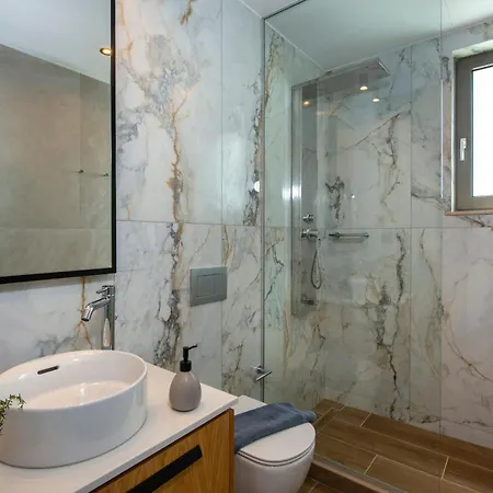 Manu Luxury Living