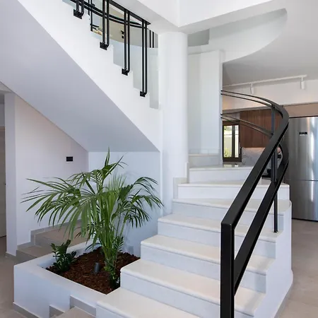 Manu Luxury Living Stalós
