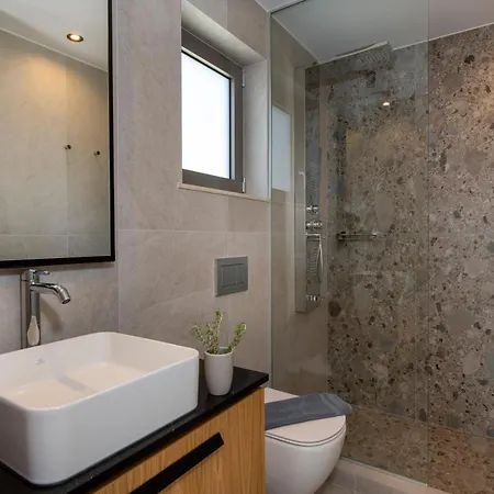 Manu Luxury Living Stalós